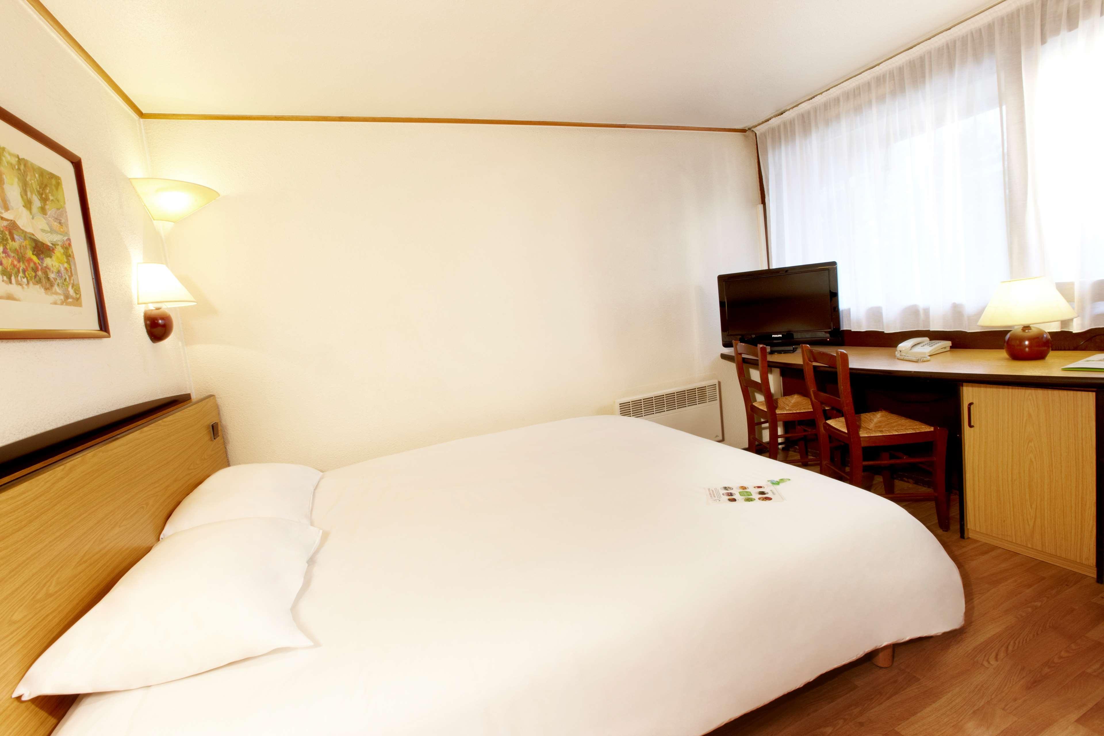 Hotel Campanile Dunkerque Est - Armbouts-Cappel Zimmer foto